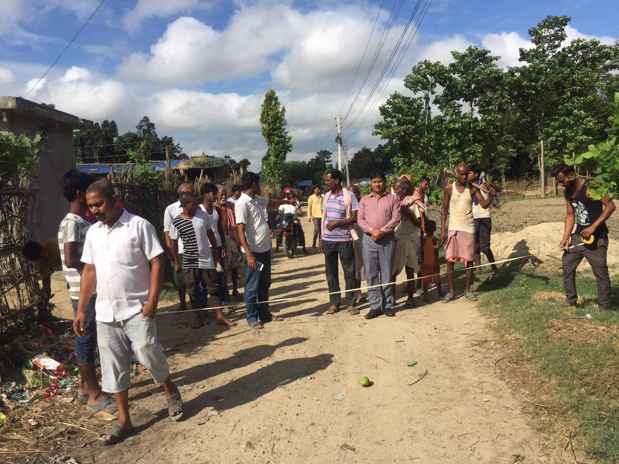 सिरहाको करजन्हा नगरपालिका  परियागपुरमा  सडकको निर्माण कार्य शुरू