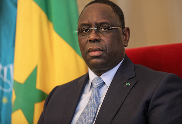 सेनेगलका राष्ट्रपति म्याकी सल आइसाेलेसनमा