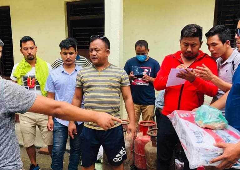 बाह्रबिसे जम्मु बाढी पिडितकाे ३५ घरधुरीलाई ग्यासचुलाे सहित राहत वितरण