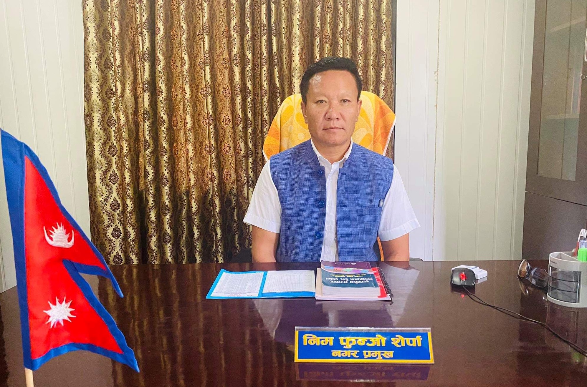 बाढीपिडितकाे घर व्यवस्थापन गर्न पाल बाेकेर जम्मु पुगे बाह्रबिसेका मेयर शेर्पा, फाेटाे फिचर