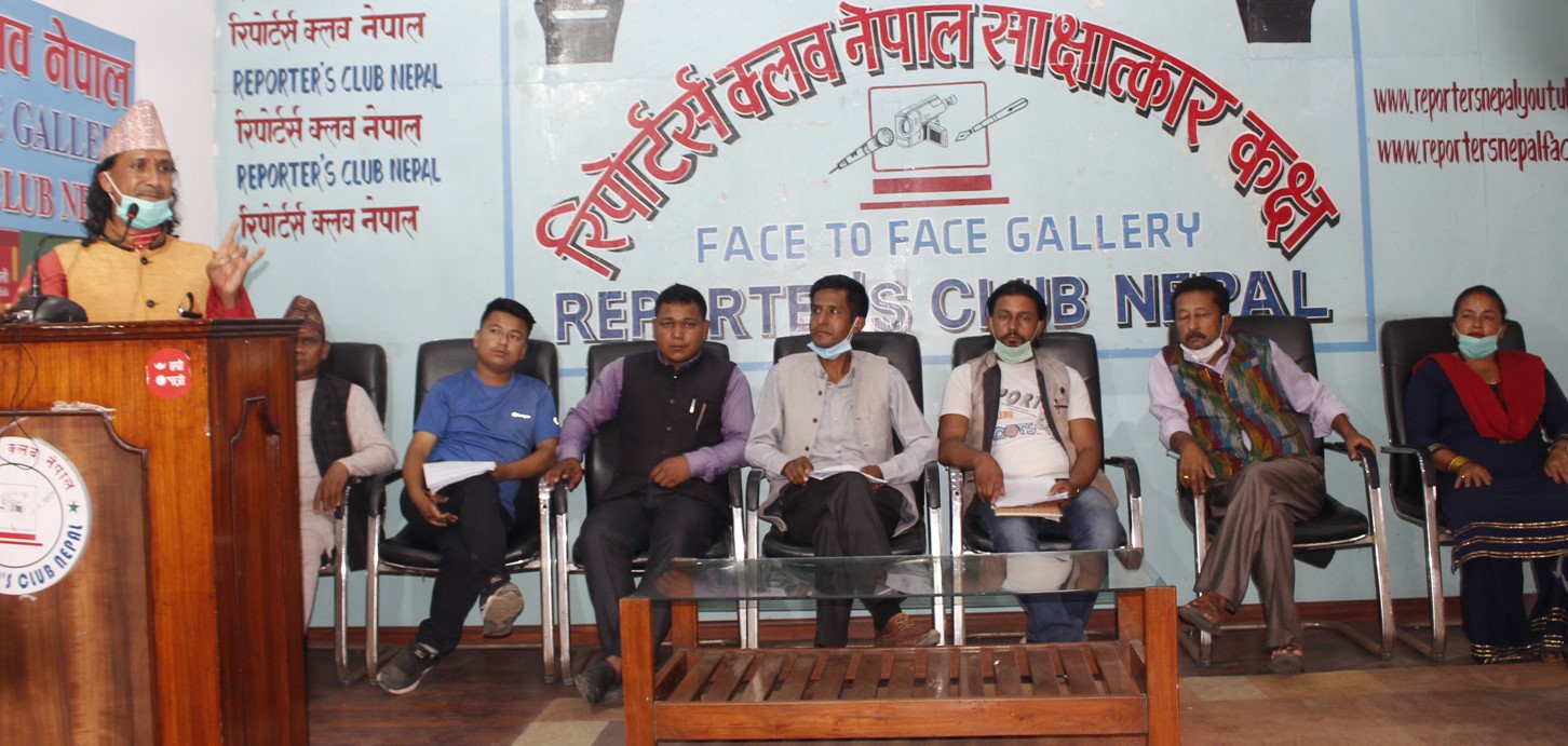 रामेछाप : खाँडादेवी गाउँपालिकाले   ज्यादती गरेको भन्दै स्थानीयवासीहरु मिडियामा