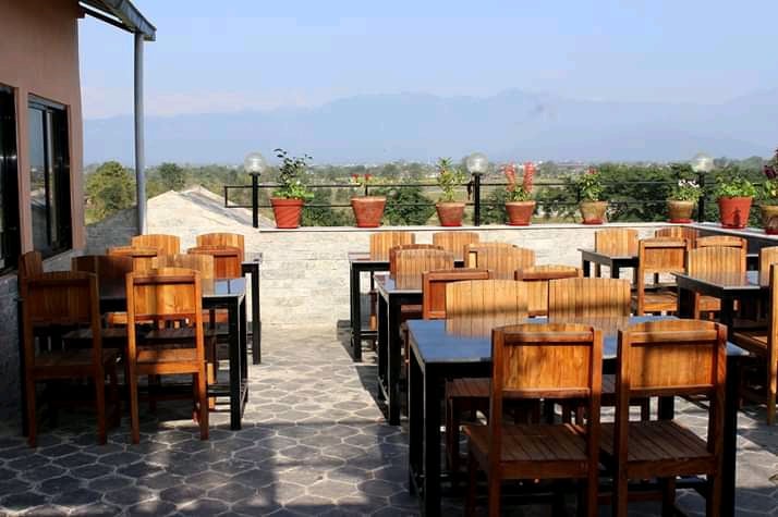 होटल खुले तर ग्राहक आएनन्