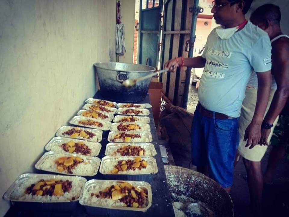 साहिब दरबार सेवा , समपर्ण सेवा र स्टार सेरामिक्स प्रालीद्वारा निसुल्क खाना बितरण आज देखि पुनः  सुरु ।