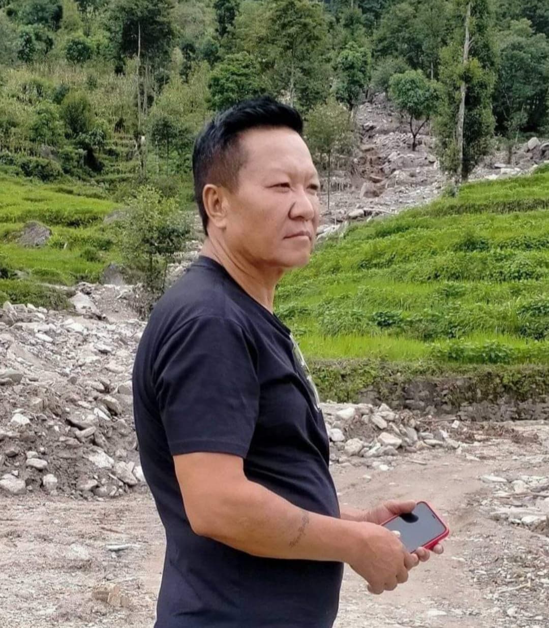 कर्थली पहिराे अबलोकन गर्न आाफैपुगे मेयर शेर्पा, पिडितलाई आवश्यक सहयोग गरिने