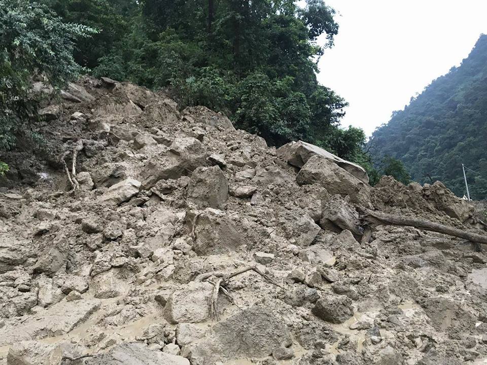 लगातार वर्षाका कारण खसेको पहिरोले पुरिएर विर्घामा एकको मृत्यु