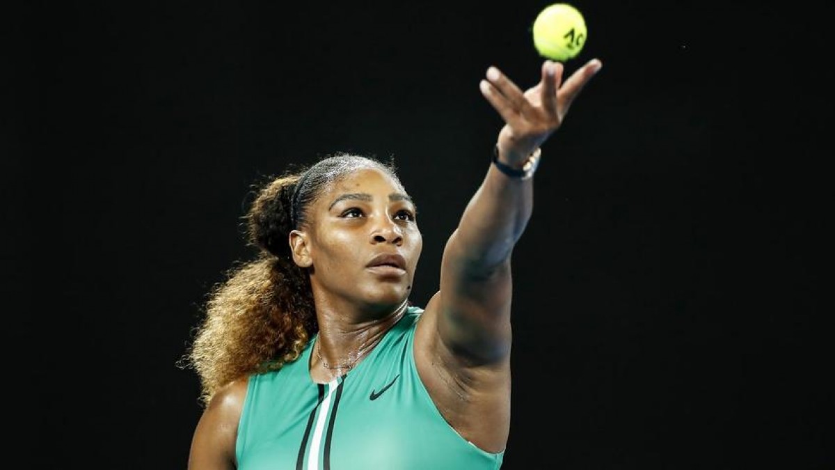 अमेरिकी टेनिस खेलाडी सरिना विलियम्स यूएस ओपनको सेमिफाइनलमा प्रवेश