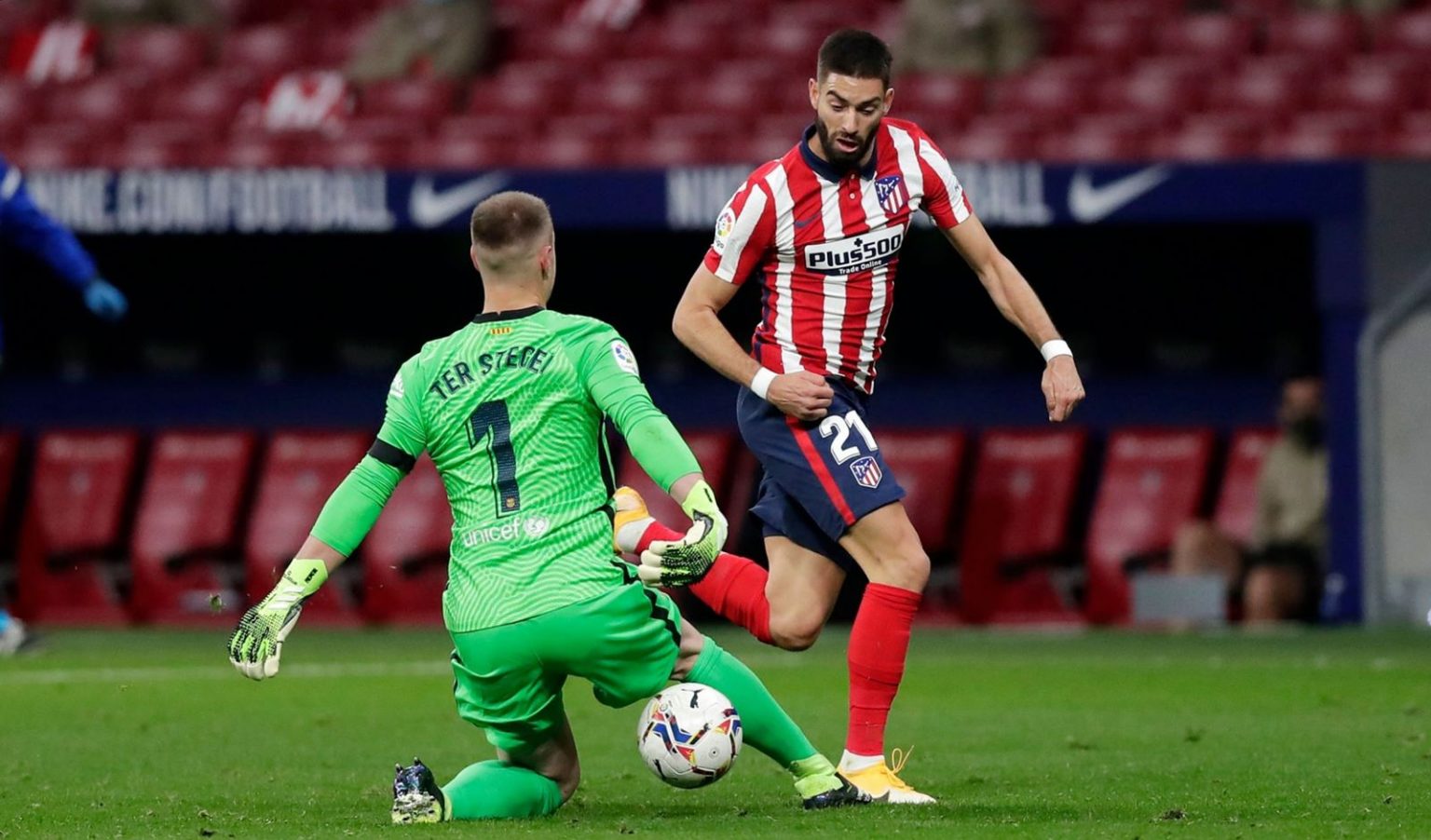 एटलेटिको म्याड्रिडले स्पेनिस ला लिगामा बार्सिलोनालाई हरायो