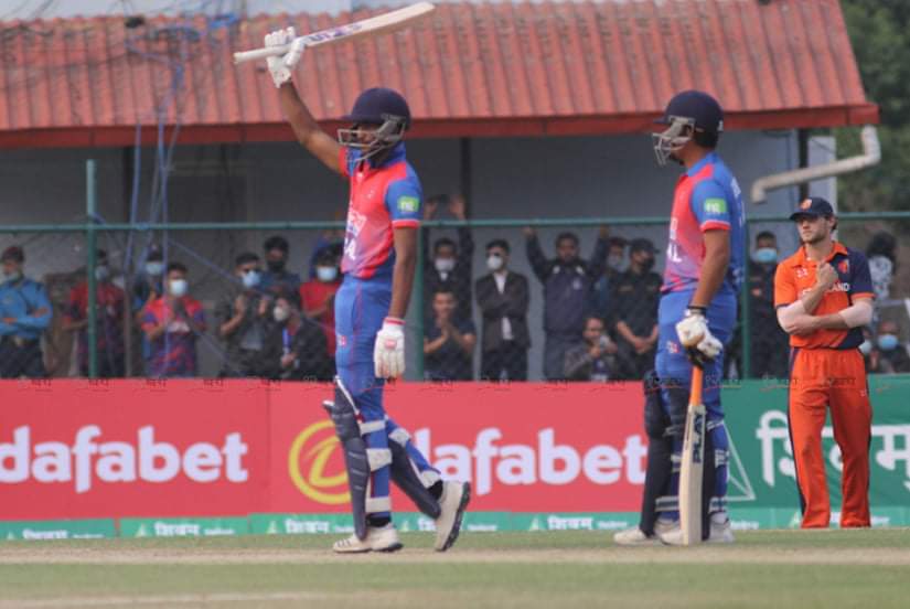 त्रीदेशीय क्रीकेट: फाइनलमा नेपालले दियो २३९ रनको लक्ष्य