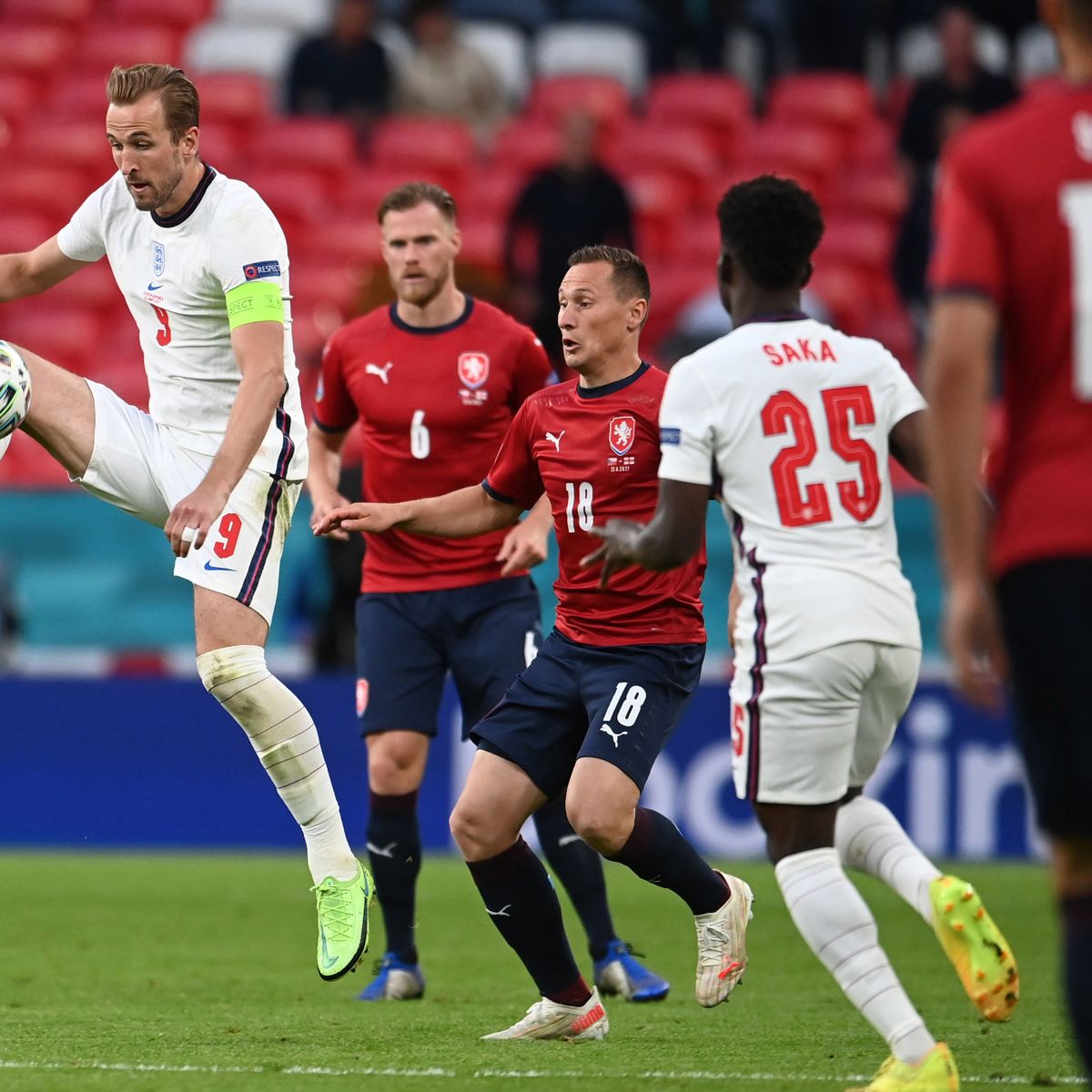 यूराेकप: इंग्ल्यान्डसँग चेक रिपब्लिक पराजित