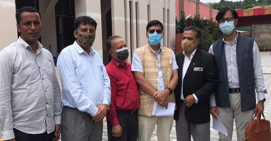 बजार सुधारका लागि भन्दै शेयर लगानिकर्ताले बुझाए अर्थमन्त्रीलाई ६ बुँदे ध्यानाकर्षण पत्र
