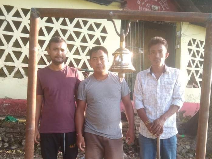 चिरन्जिबी प्राकृतिक आयुर्वैदिक औषधालयद्वारा थानिमाई मन्दिरमा घन्टी सर्मपण