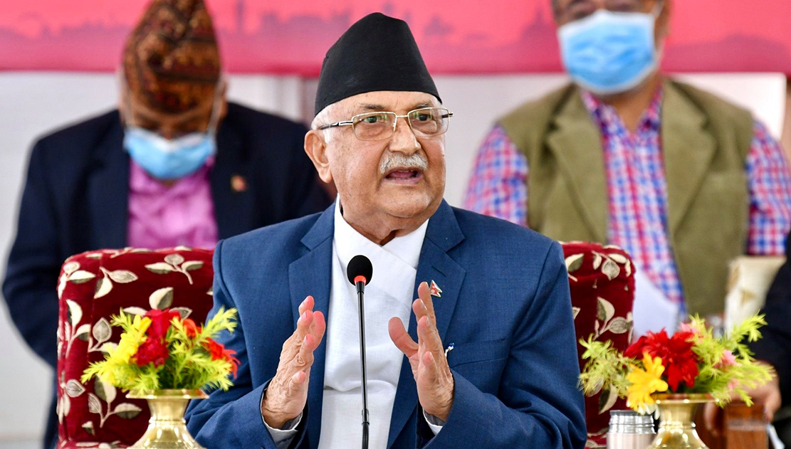 माधव नेपाल एमाले बिगार्न हातमा टोपी लिएर देश दौडाहामा छ : ओली