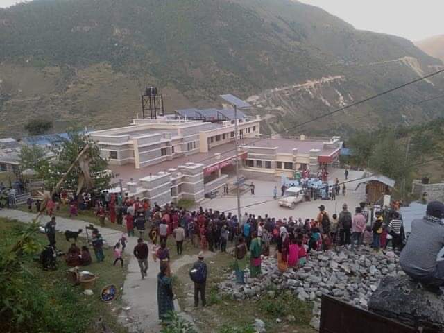 बसको टायर पञ्चर हुँदा मुगुमा बस दुर्घटना भएको थियोे