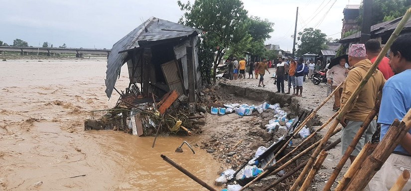 डोटीमा बाढीपहिरामा परि मृत्यु हुनेको सङ्ख्या १६ पुग्यो