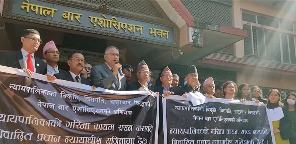 प्रधानन्यायाधीशसँग वार्तामा नबस्ने बारको अडान