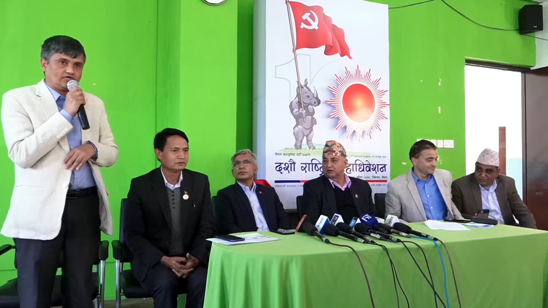 एमालेले १०औं महाधिवेशनको प्रचारमा कागजका पोस्टर प्रयोग नगर्ने