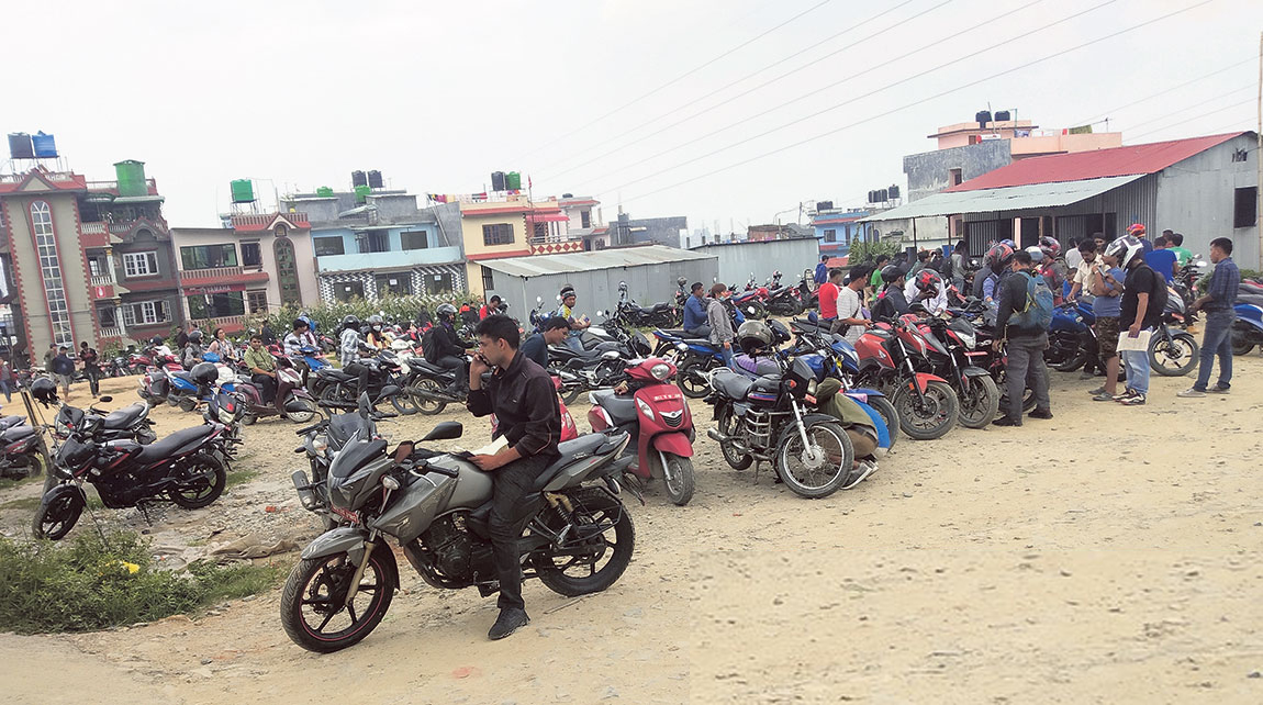 सर्वसाधारणलाई हैरानी दिने विचौलिया पक्राउ