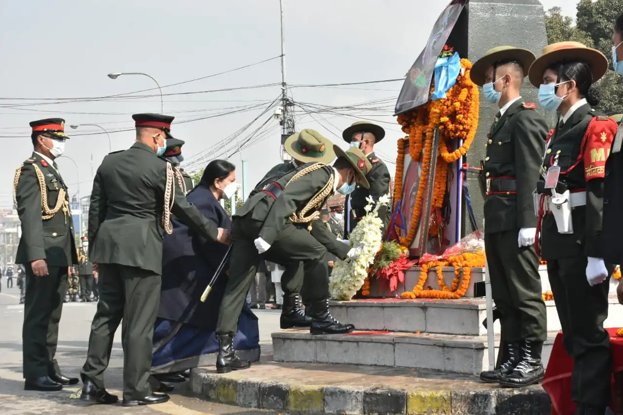 पृथ्वीनारायण शाहको शालिकमा राष्ट्रपतिद्वारा माल्यार्पण