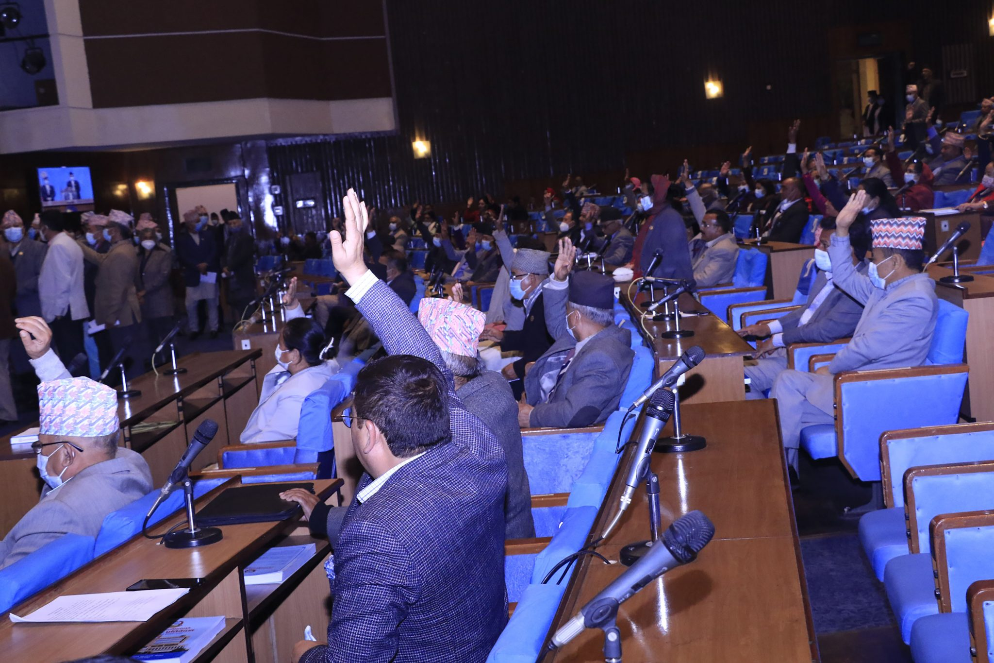 दुई वर्ष आठ महिनापछि विपरीत भएको एमसिसी