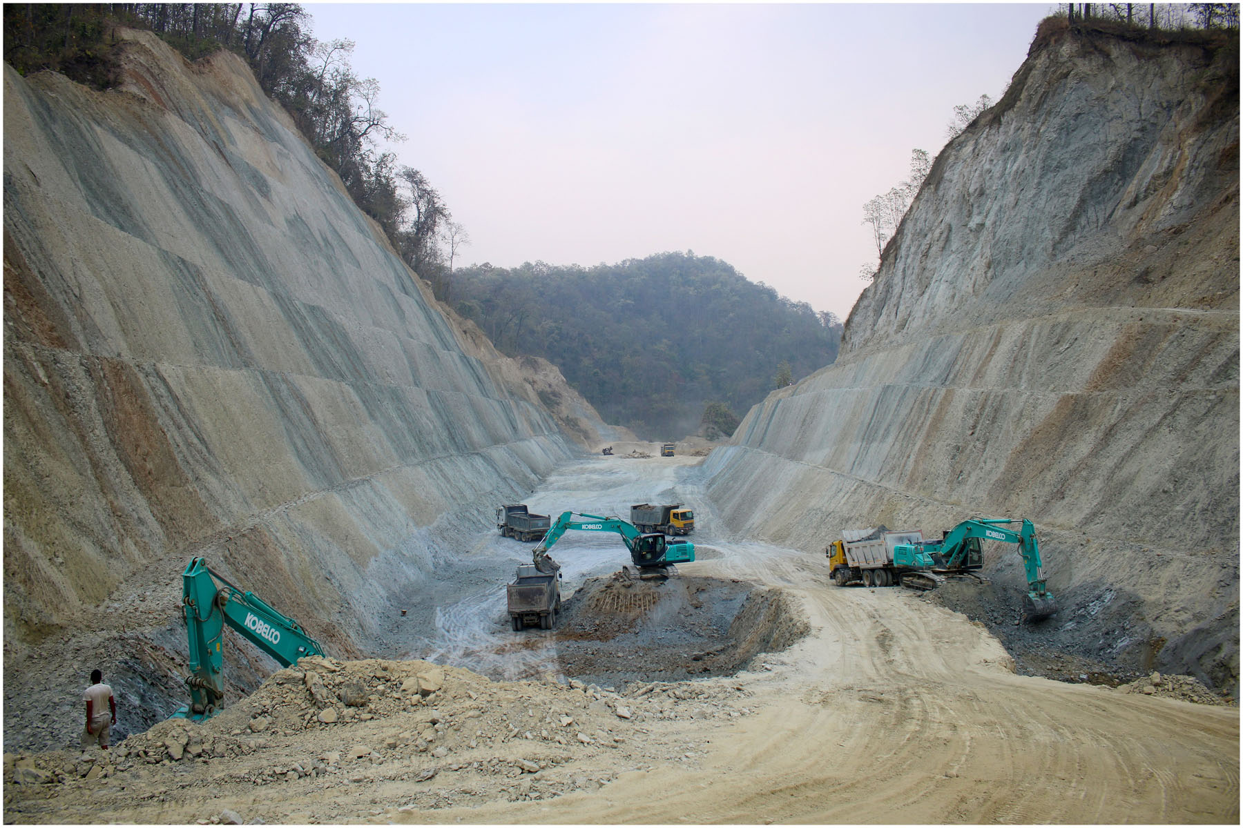 काठमाडौँ–तराईरमधेस द्रुत मार्गको सुरुङ र आकाशे पुलको डिजाइन स्वीकृत