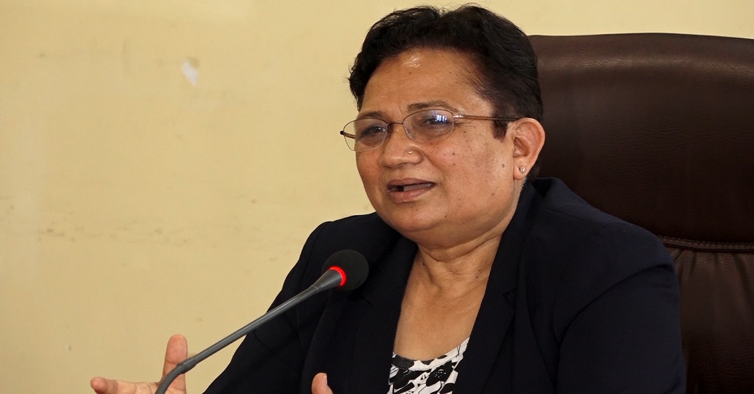 ऊर्जामन्त्री समक्ष हाइड्रोजन ऊर्जासम्बन्धी प्रतिवेदन पेश