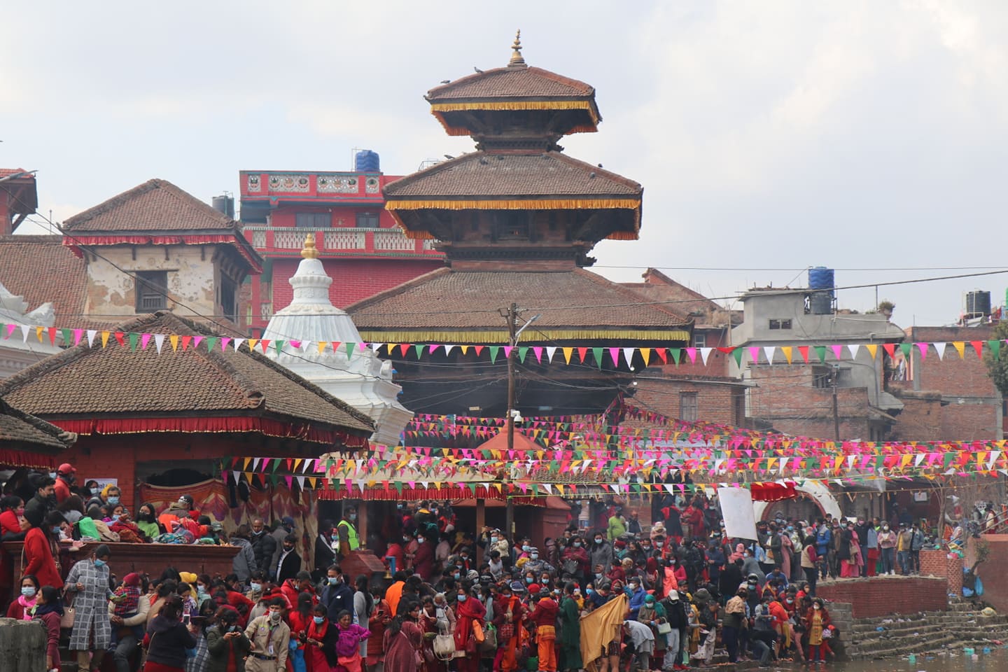 कोरोना जोखिम मै पनौतीको मकरमेला