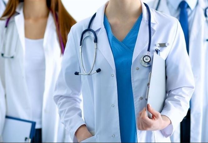 नेपालमा नर्सको तलब : बसभाडा र खाजा खर्च   पनि पुग्दैन