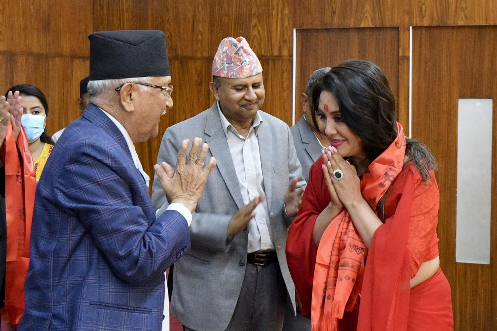 मुलुकको समृद्धि र विकासका लागि नेकपा एमाले चुने : करिश्मा मानन्धर