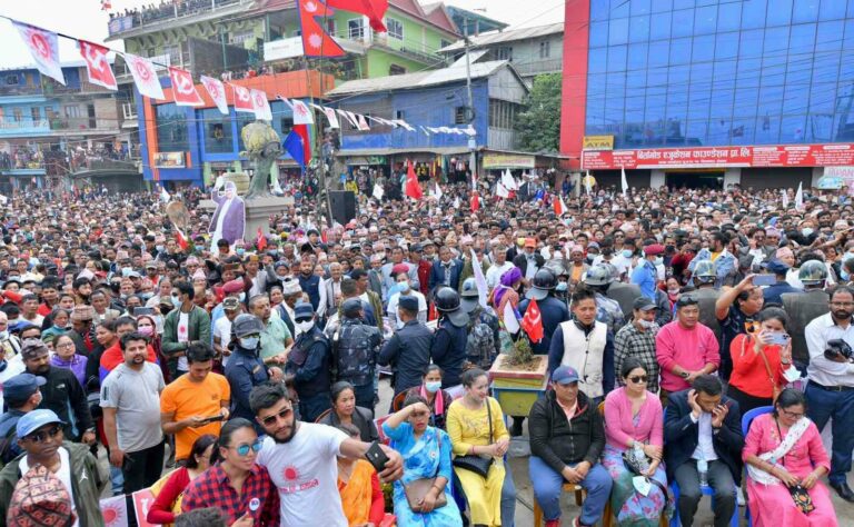 इलाममा एमालेको शक्ति प्रदर्शन, अध्यक्ष ओलीद्वारा जनसभा सम्बोधन