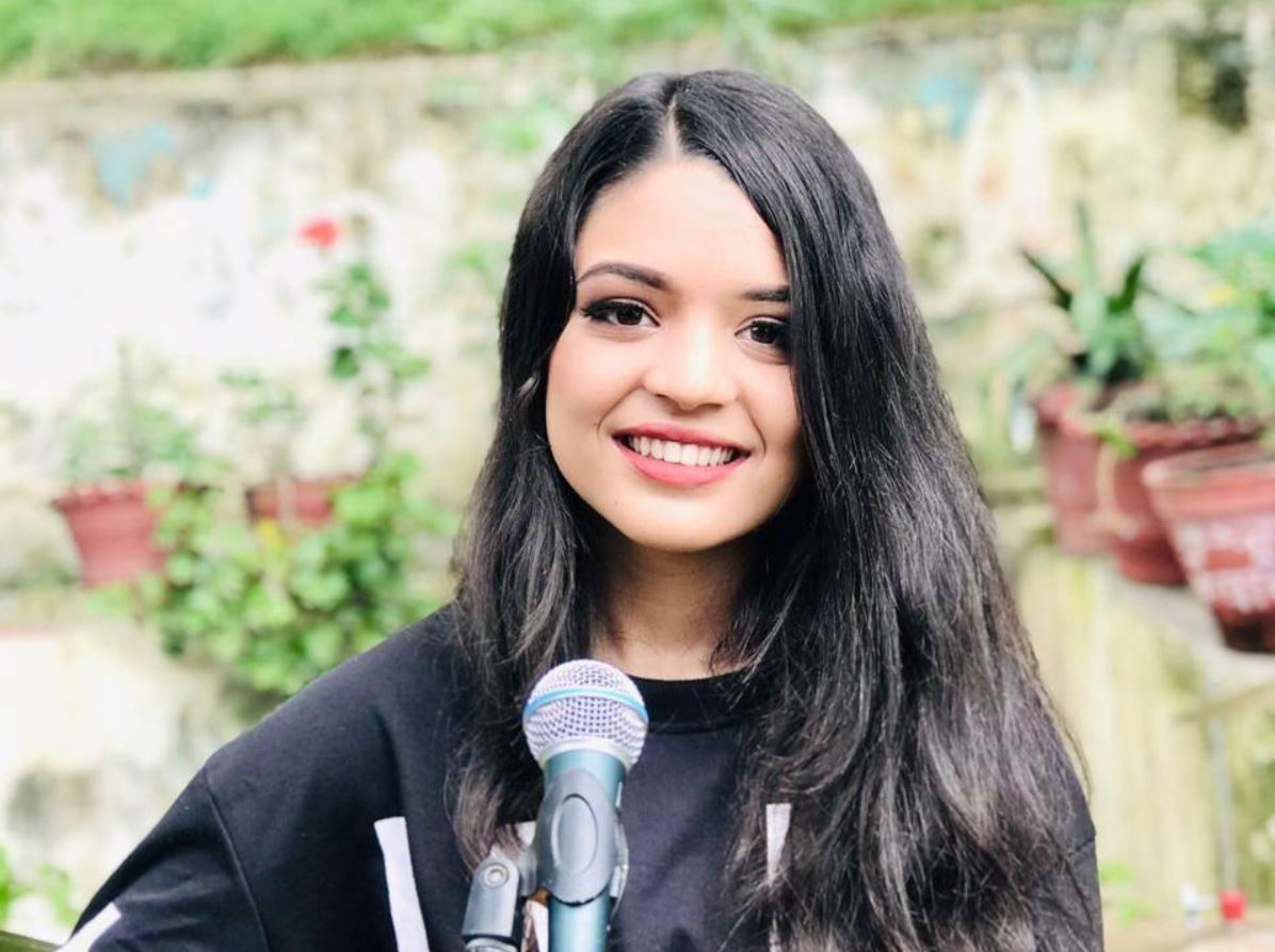 गायिका समिक्षाको भावुक स्टाटस: “तिम्रो लागि सधै हार्न सक्छु”