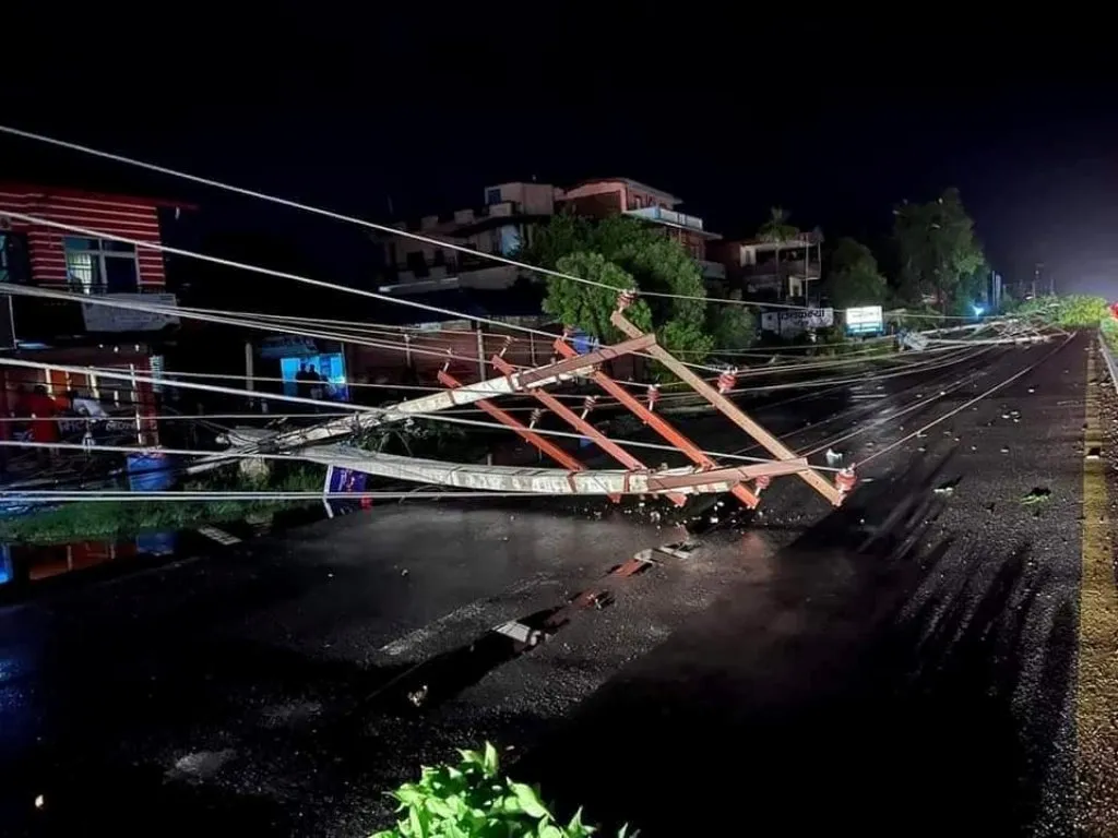 चितवनमा हावाहुरीका कारण ३ जनाको मृत्यु