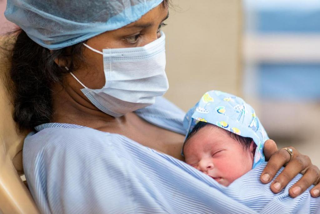 मिडवाइफको सहायताले प्रसूती गराइएका देशहरुमा मातृ मृत्युदर कम