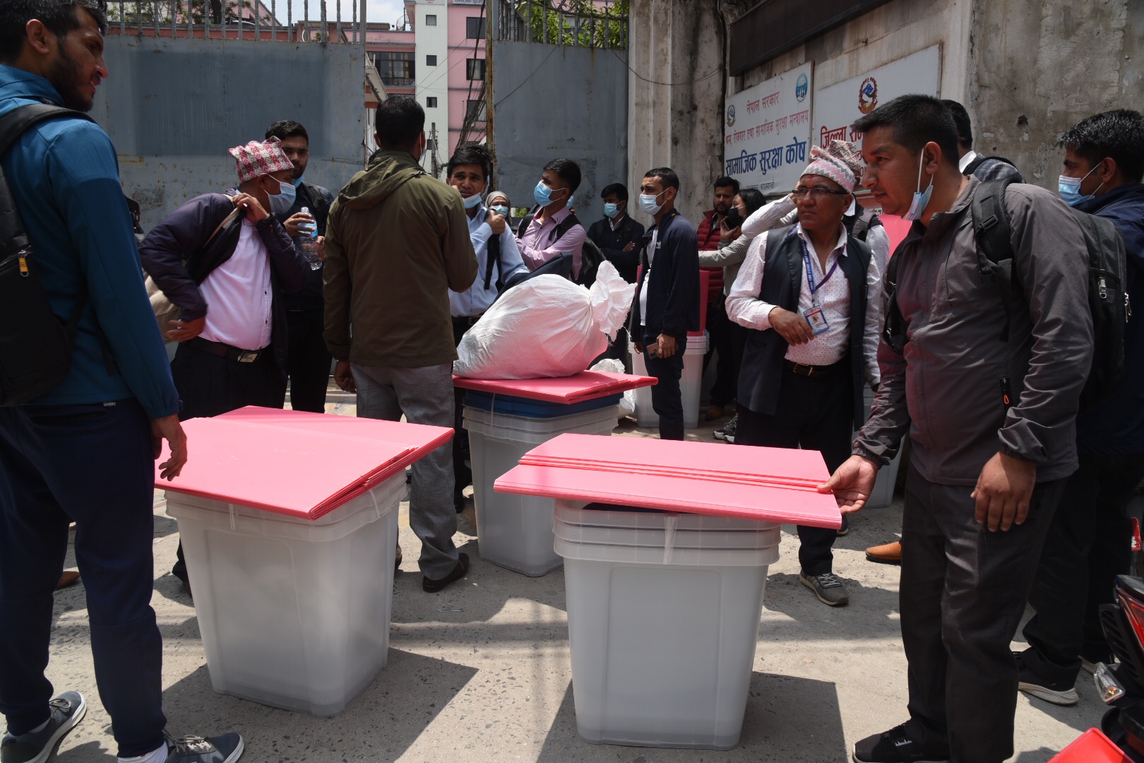 डडेल्धुराको पाँच पालिकामा मतगणना जारी