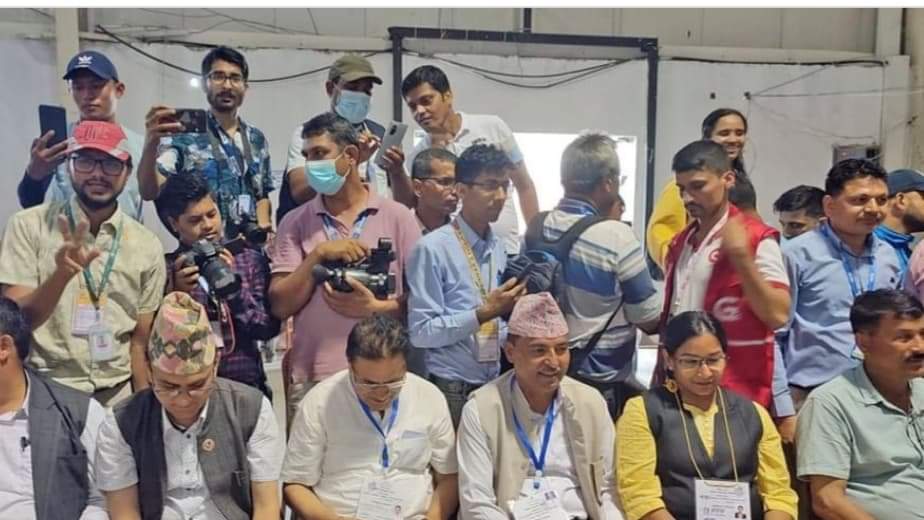 मतपत्रमा छाप प्रस्ट नभएको भन्दै विवाद हुँदा भरतपुरमा मतगणना अवरुद्घ