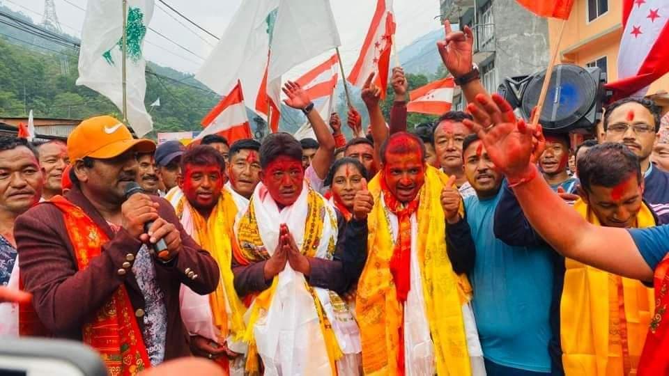 बाह्रबिसे नगर २ कांग्रेसबाट अध्यक्षमा रेशम तामाङ र सदस्यमा जयराम र उमेशकाे विजयी