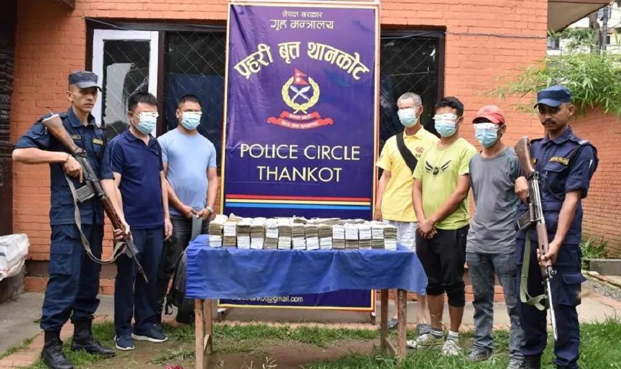 ३ करोड ८९ लाख रुपैयाँसहित नागढुंगाबाट चिनियाँ नागरिक पक्राउ