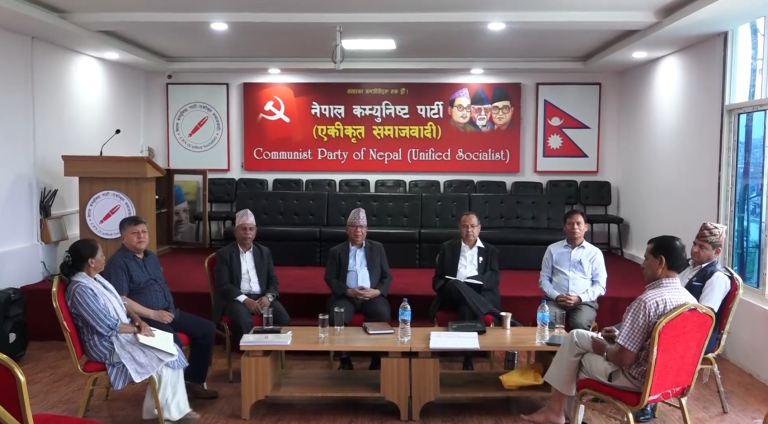 मन्त्री हेरफेर गर्दै एकीकृत समाजवादी