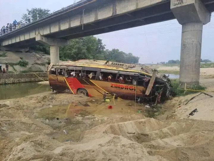 रुपन्देहीमा बस दुर्घटना हुँदा ९ जनाको मृत्यु, चार जनाको सनाखत