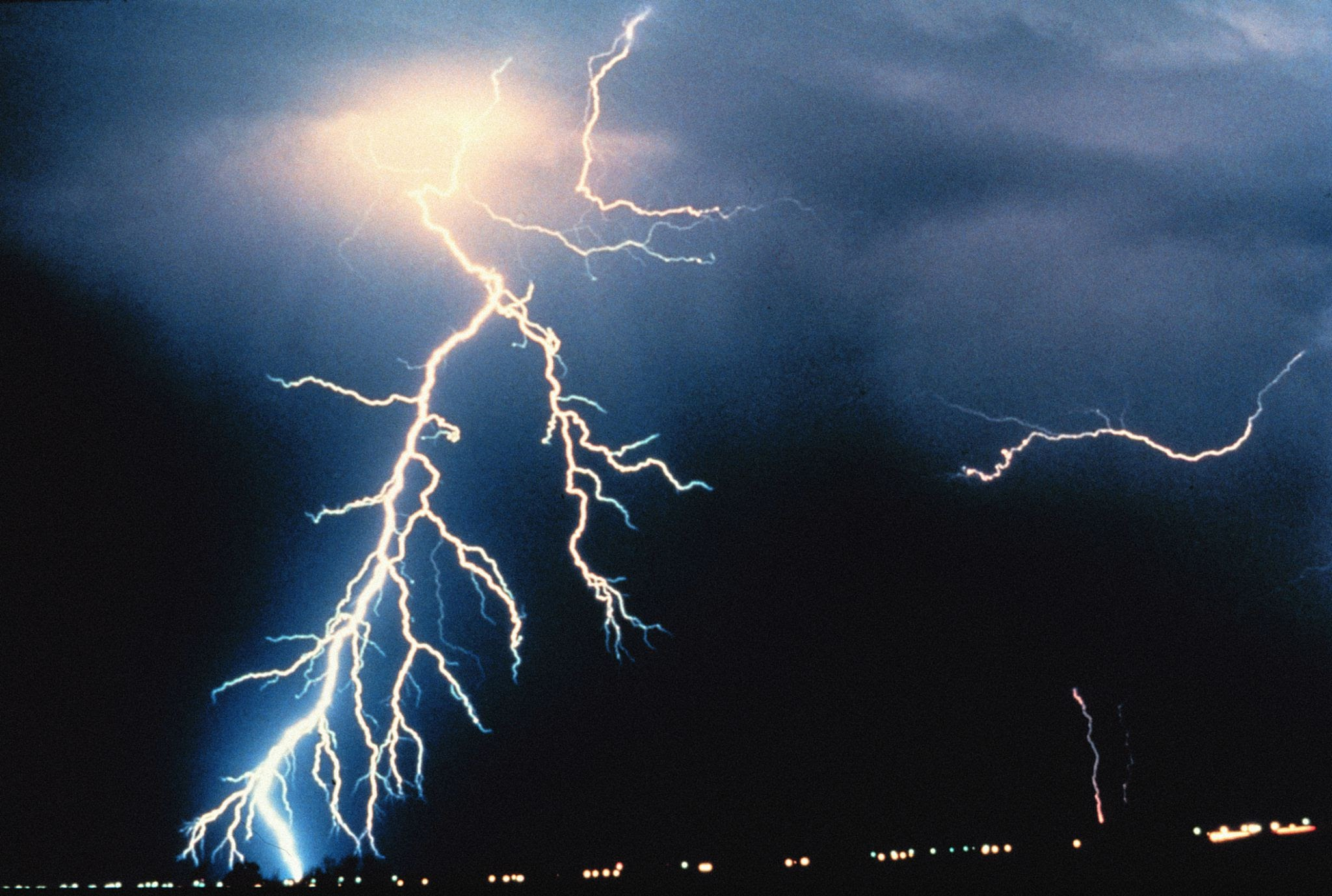 मदाने गाउँपालिकामा चट्याङ लागेर बालकको मृत्यु