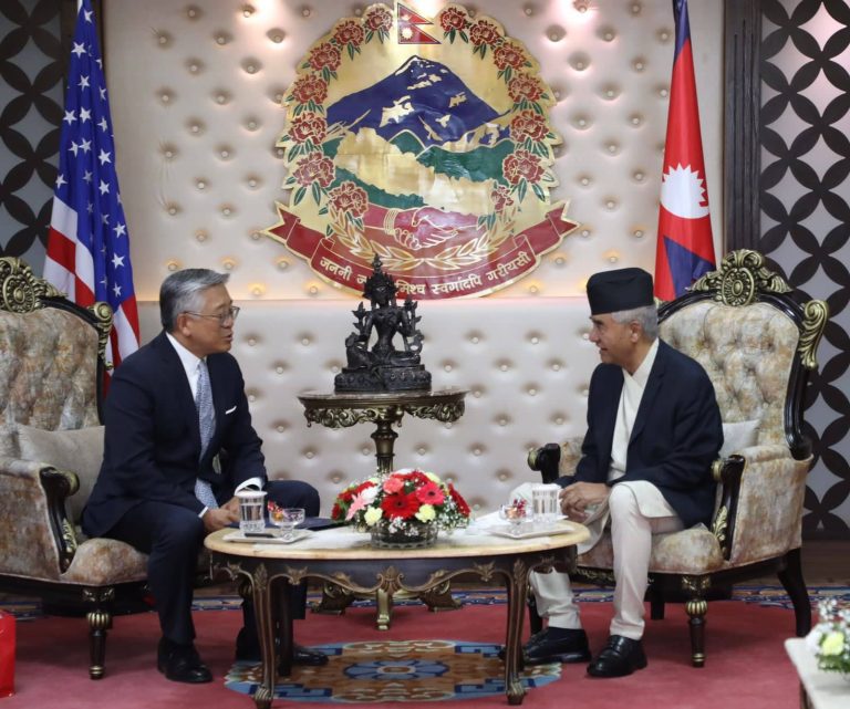 परराष्ट्रमन्त्री खड्का र अमेरिकी विदेशमन्त्री डोनाल्ड लुबीच भेटवार्ता