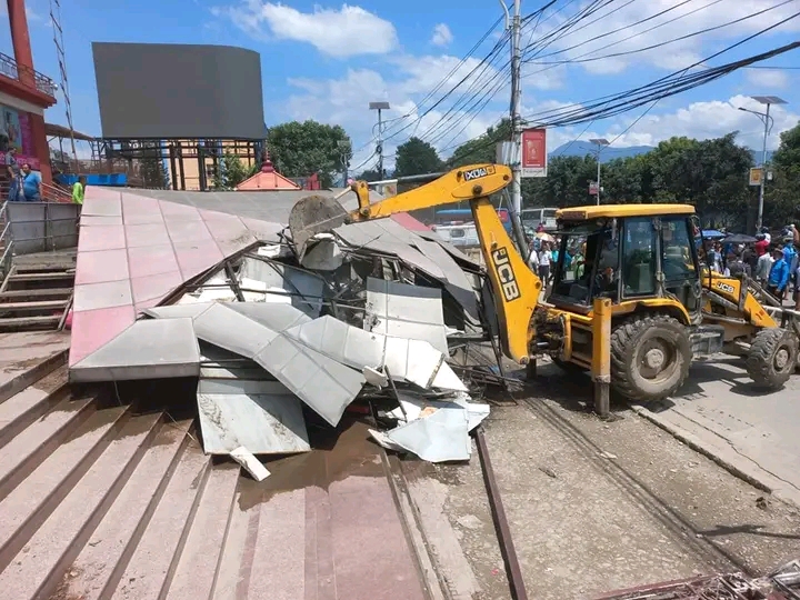 भुइँतलासम्मको मात्रै नक्सा पास गरेर काठमाडौंमा अवैध मल निर्माण