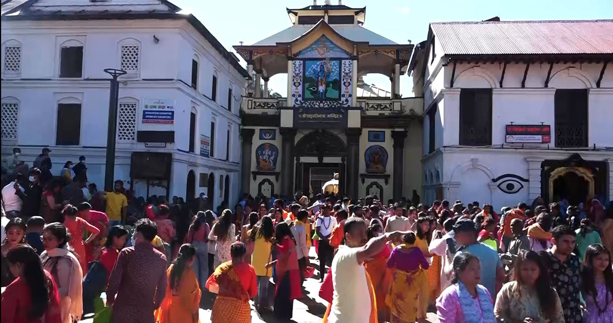 अन्तिम सोमबार: पशुपतिमा भक्तजनको भिड