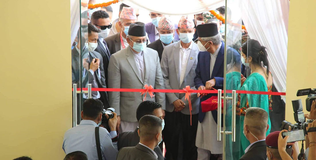 प्रधानमन्त्री देउवाद्वारा अन्तर्राष्ट्रिय सम्मेलन केन्द्रको उद्घाटन