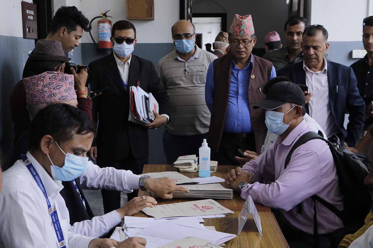 सत्तारुढ दल नेपाली कांग्रेसद्वारा निर्वाचन आयोगमा दल दर्ता