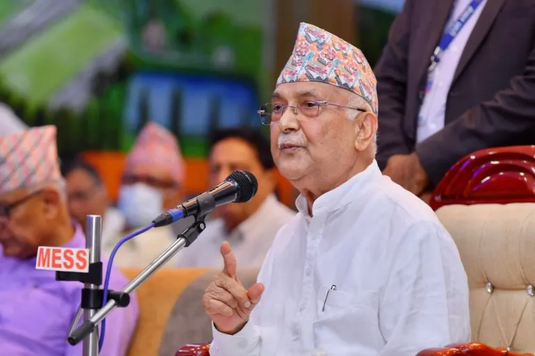 आमसभा सम्बोधन गर्न जनकपुर पुगे ओली