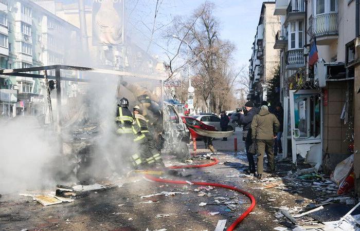पूर्वी युक्रेनी सहर डोनेट्स्क शृङ्खलाबद्ध विस्फोट हुँदा १३ जनाको मृत्यु