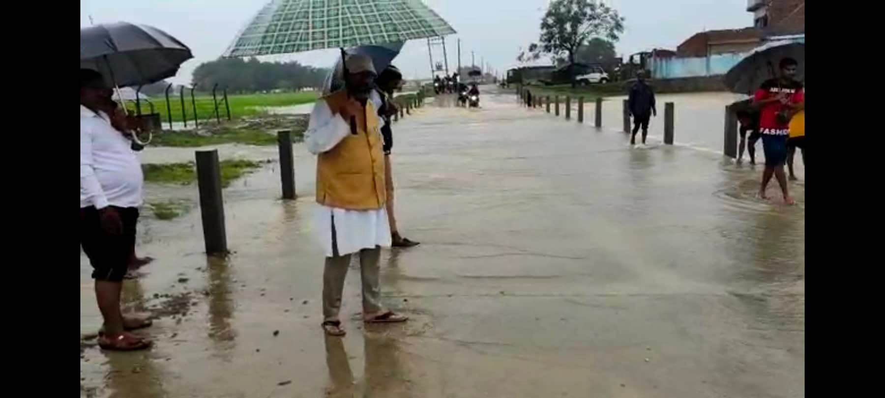 बाँकेको नरैनापुर क्षेत्र जलमग्न,जनजीवन प्रभावित