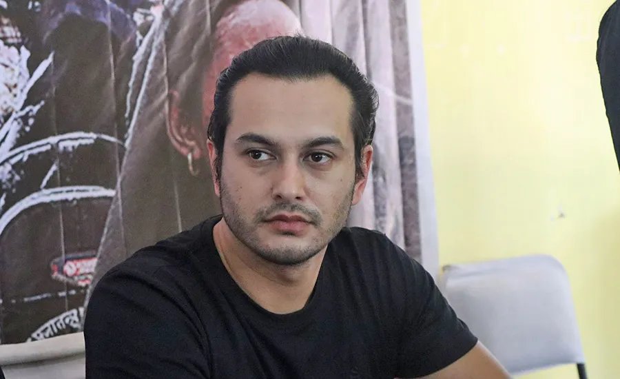 कांग्रेसको पक्षमा खुले प्रदीप,नवलपरासी पुगेर विनोद चौधरीलाई भोट मागे