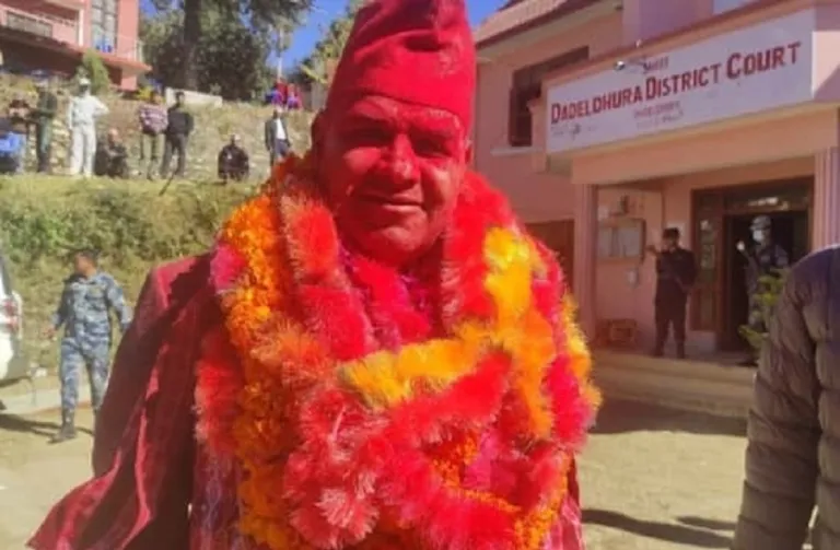 बहालवाला मन्त्री गोबिन्द बोहोरालाई पराजित गर्दै डडेल्धुरामा स्वतन्त्र उम्मेदवार जोशी विजयी