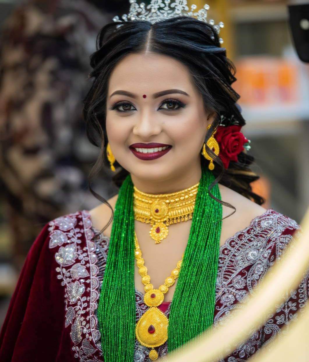 सुनको मूल्य बढेर एक लाख रुपियाँ नाघ्याे